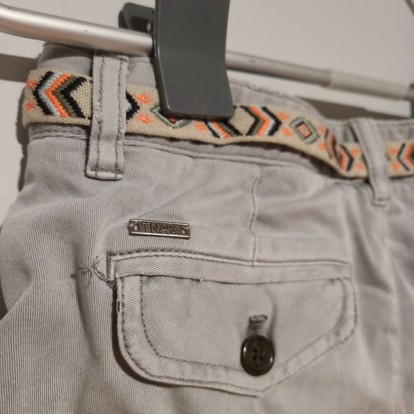 Aritzia TNA Shorts with belt - Picture 4 of 6